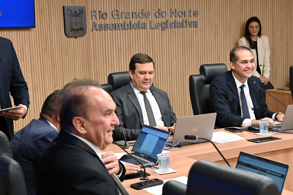 CCJ da ALRN aprova projeto que obriga escolas a advertirem sobre prática de&nbsp;cyberbullying